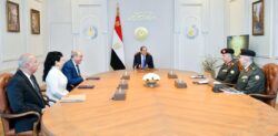 الرئيس السيسي، يجتمع اليوم، مع الدكتور مصطفى مدبولي، والدكتور سامح الحفني وزير الطيران المدني.