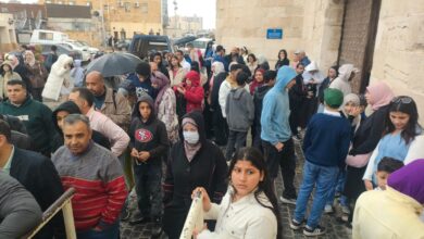 برغم الطقس السىء آلاف الزائرين يتوافدون على قلعة قايتباي بالإسكندرية