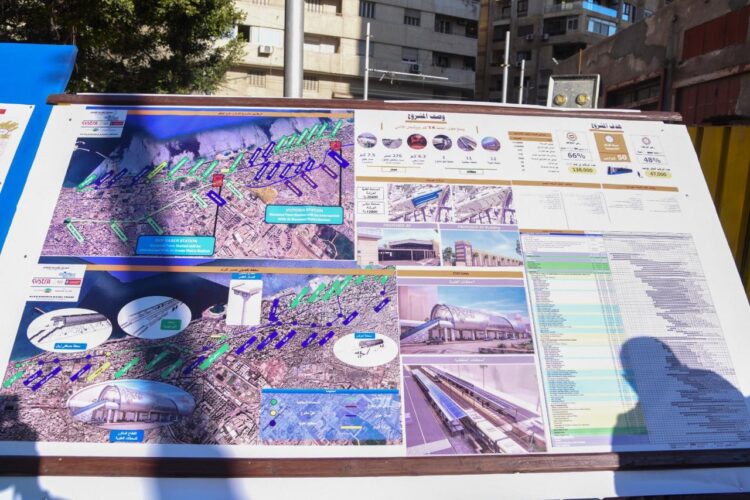 خلال جولته بمحافظة الاسكندرية وزير النقل يتابع مشروع إعادة تطوير ترام الرمل  