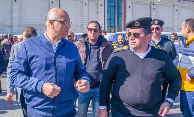 محافظ الإسكندرية جولة مفاجئة لتفقد موقف محطة مصر لمتابعة الالتزام بالتعريفة الجديدة
