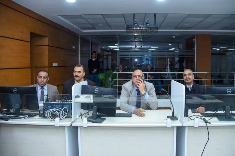 محافظ الإسكندرية يتابع التزام المحال العامة بمواعيد الاغلاق الجديدة