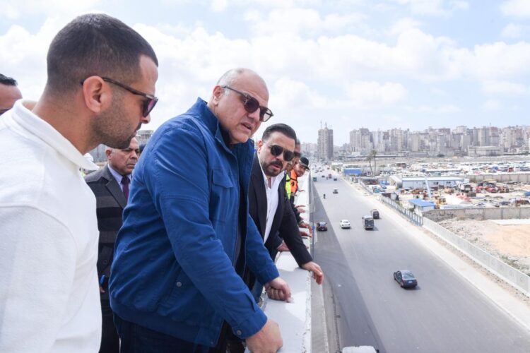 محافظ الإسكندرية يتفقد التشغيل التجريبي للكوبري “كوبري الفريق أول سليمان عزت”