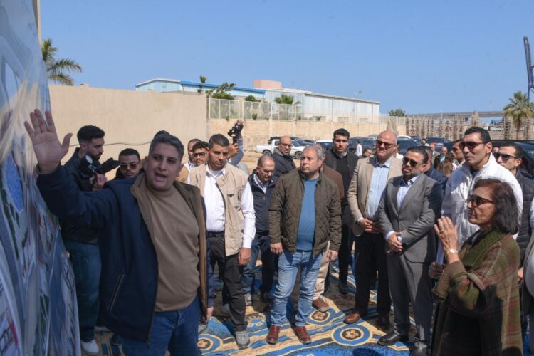 وزير الشباب والرياضة ومحافظ الإسكندرية يتفقدان منتدى الشباب بأبو قير