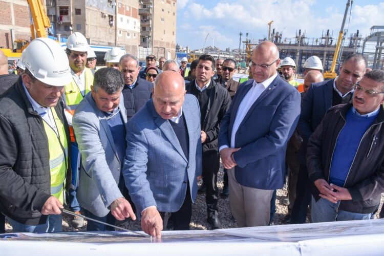 وزير النقل ومحافظ الإسكندرية يتفقدان مسار مشروع المرحلة الأولى من مترو ابو قير
