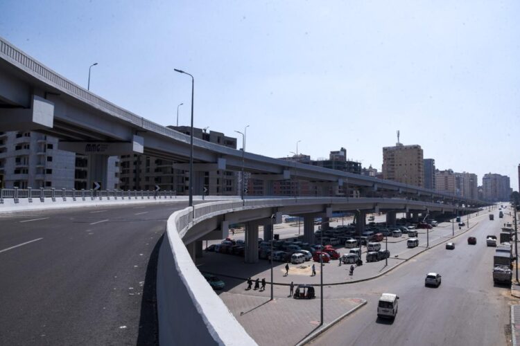 وزيرة التنمية المحلية والبيئة ومحافظ الإسكندرية يتفقدان كوبري الفريق أول سليمان عزت