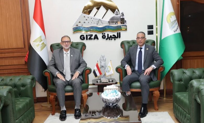 محافظ الجيزة يبحث مع سلامة الغذاء تشديد الرقابة على الأسواق