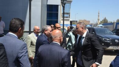 محافظ الجيزة يبحث تطوير مياه الشرب والصرف الصحي