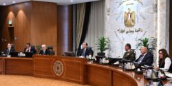 مجلس الوزراء: غلق المحال والمراكز التجارية والمطاعم في الحادية عشرة مساءً بدلا من التاسعة