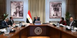 رئيس الوزراء يتابع خطط وإجراءات التوسع في مشروعات تحلية مياه البحر