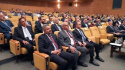 وزير الطيران يعقد اجتماعًا موسعًا مع رؤساء شركات قطاع الطيران بمختلف أنشطتها العاملة في مصر.