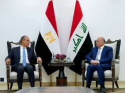 وزير الخارجية يبحث مع نظيره العراقي في بغداد سبل خفض التصعيد ودعم الأمن