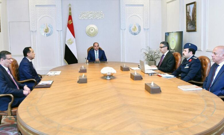اجتمع الرئيس السيسي اليوم، مع رئيس مجلس الوزراء، ووزير التموين، ووزير الزراعة والمدير التنفيذي لجهاز مستقبل مصر.
