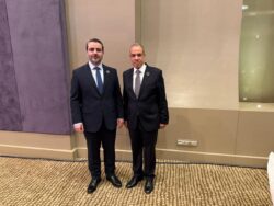 وزير الخارجية يجري سلسلة من اللقاءات الجانبية