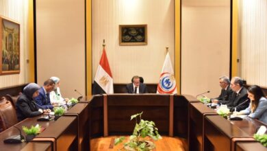 وزير الصحة يبحث تطوير تجهيز المنشآت الطبية