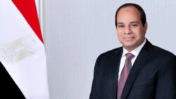 الرئيس السيسي يهنئ عمال مصر في عيدهم ويؤكد أهمية دورهم في بناء الوطن