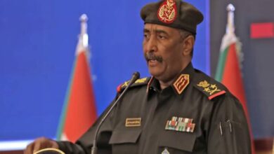 رئيس مجلس السيادة السوداني يصل جدة للقاء ولي العهد السعودي