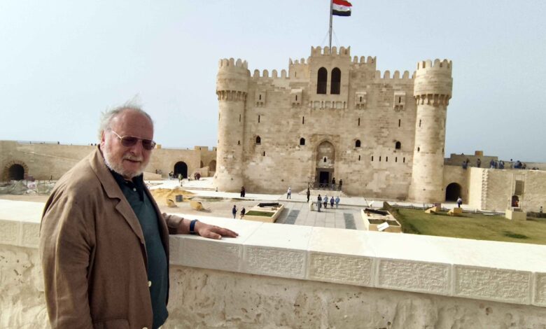 الملك أحمد فؤاد الثانى يزور قلعة قايتباي بالإسكندرية