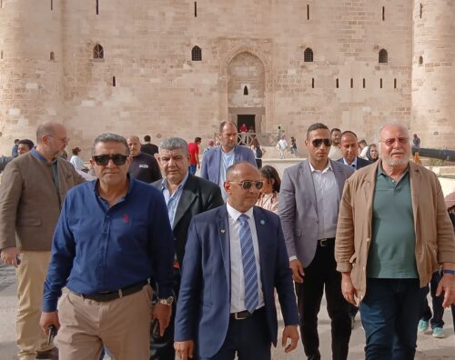 الملك أحمد فؤاد الثانى يزور قلعة قايتباي بالإسكندرية