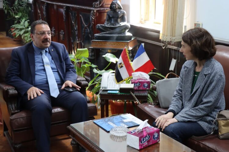 جامعة الإسكندرية تبحث مع سيانس بو ليون بفرنسا سبل تبادل الطلاب والخبرات الأكاديمية