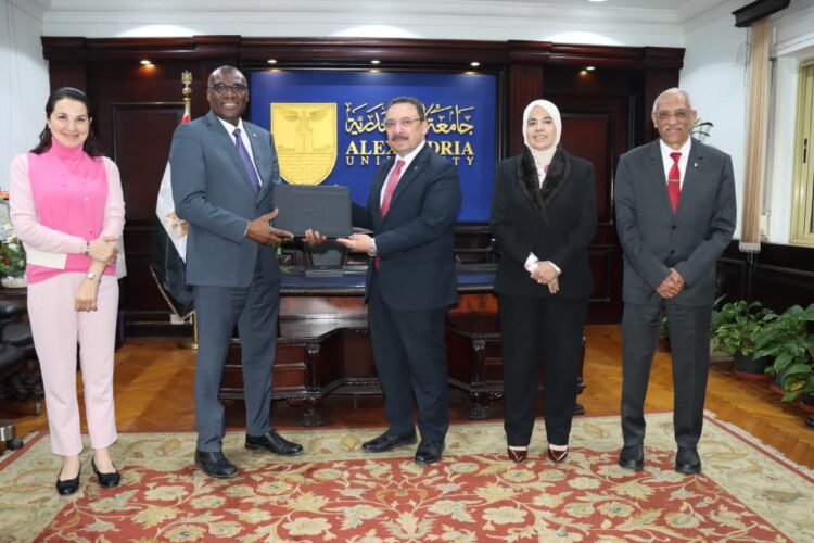 جامعة الإسكندرية تعزيز التعاون الأكاديمي والبحثي مع جامعة كارلتون الكندية