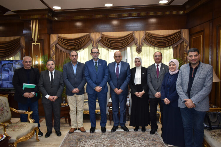 جولة ميدانية لرئيس الهيئة القومية لسلامة الغذاء بميناء الإسكندرية لتعزيز الرقابة 