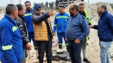 رئيس صرف الإسكندرية يتابع ميدانيًا شفط مياه الأمطار بالعجمي