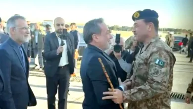 قائد الجيش الباكستاني يصل طهران بوفد رفيع المستوى