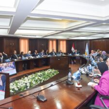محافظ الإسكندرية يجتمع مع صندوق التنمية الحضرية والوكالة الألمانية (GIZ)