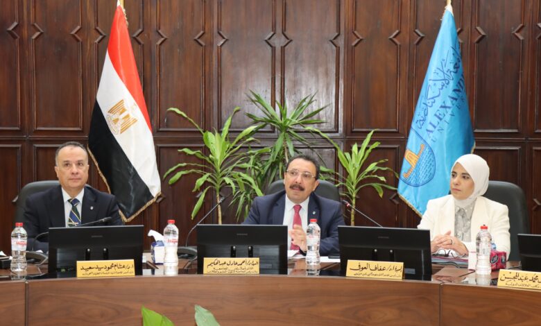 مجلس جامعة الإسكندرية يناقش استعدادات امتحانات الفصل الدراسي الثاني