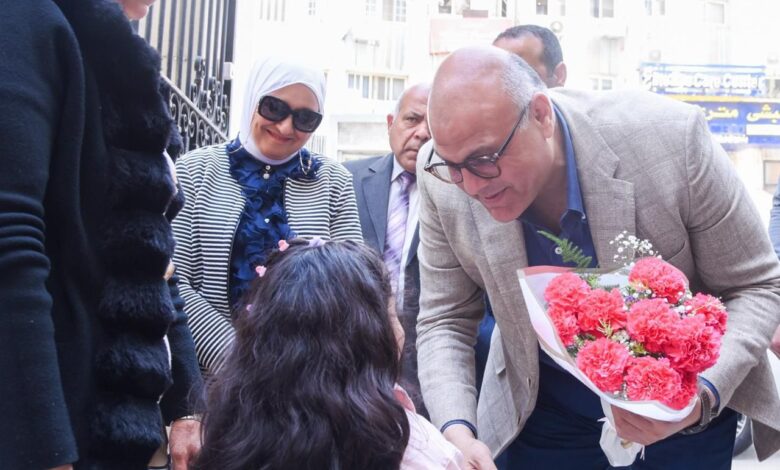 محافظ الإسكندرية يتفقد دارين لرعاية الأطفال في إطار الاحتفال بيوم اليتيم