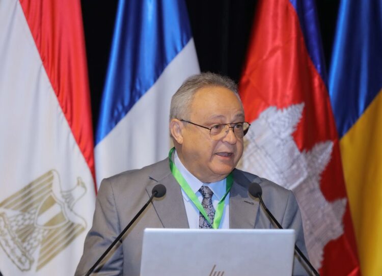 مدير مكتبة الإسكندرية يفتتح ندوة فن الحياة