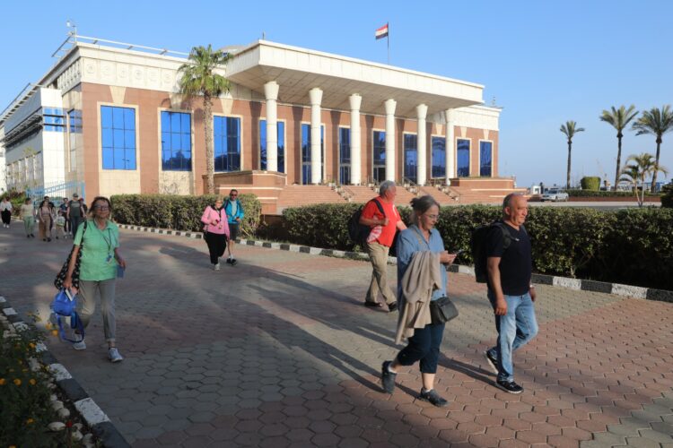 ميناء الإسكندرية يستقبل السفينة السياحية AIDA STELLR