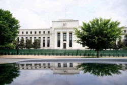 قرار الفيدرالي في 9 مساءً وتأثيره المباشر على أسعار الذهب والفضة في الأسواق العالمية