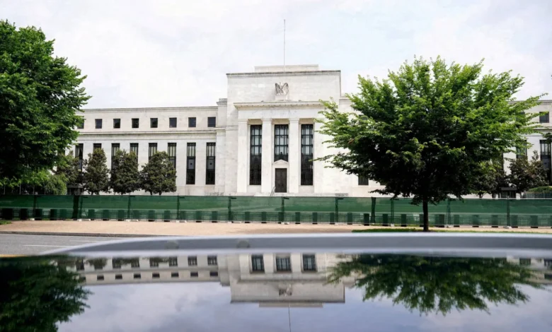 قرار الفيدرالي في 9 مساءً وتأثيره المباشر على أسعار الذهب والفضة في الأسواق العالمية