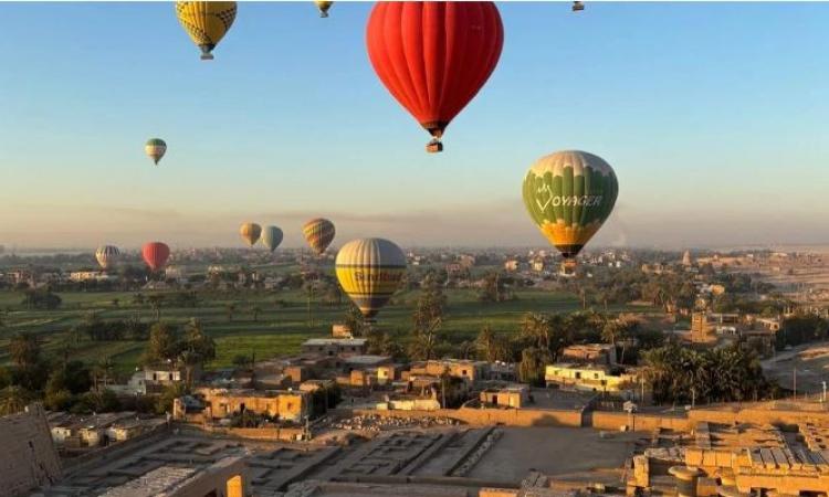 سماء الأقصر 42 رحلة بالون طائر في سماء الأقصر تقل 910 سائحين