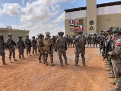 الصاعقة تشارك في التدريب متعدد الجنسيات بليبيا وكوت ديفوار