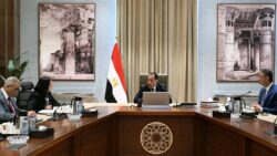 مدبولي يترأس اجتماع لجنة الأزمات لمتابعة تداعيات الأزمة الراهنة