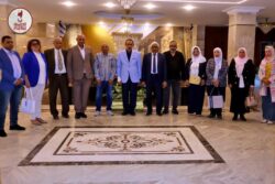 محافظ سوهاج يستقبل وفد مؤسسة " إيدينا مع بعض "