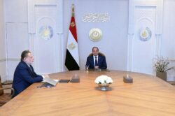إجتمع الرئيس السيسي، اليوم، مع السيد حسن عبد الله، محافظ البنك المركزي.