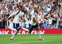 تشكيل توتنهام ضد ليدز يونايتد الرسمي في الدوري الإنجليزي بقيادة دي زيربي