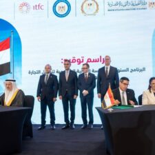 البترول” توقع البرنامج السنوي مع المؤسسة الدولية الإسلامية لتمويل التجارة لدعم أمن الطاقة في مصر.