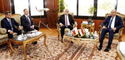 وزير الطيران يبحث مع سفير بولندا لدى جمهورية مصر العربية سبل تعزيز الحركة الجوية والسياحية.