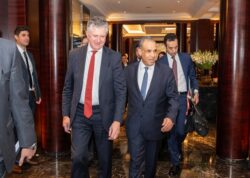 وزير الخارجيه يبحث سبل التعاون والأوضاع الاقليميه مع مستشار الأمن القومى البريطاني.
