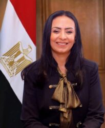 وزيرة التضامن الإجتماعي تتواصل هاتفياً مع رئيس البعثة الرسمية لحج الجمعيات الأهلية.