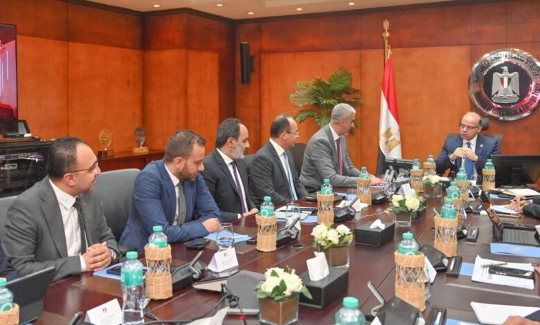 الاستثمار تبحث مع ڤودافون تسريع التحول الرقمي