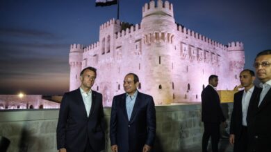 الرئيس السيسي يقيم مأدبة عشاء تكريمًا لـ ماكرون وضيوف سنجور بعد زيارة قايتباي