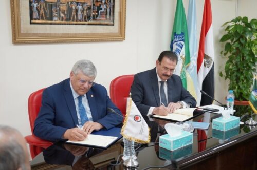 الجامعة المصرية اليابانية توقع مذكرة تفاهم وتعاون مع شركة أبو قير للأسمدة