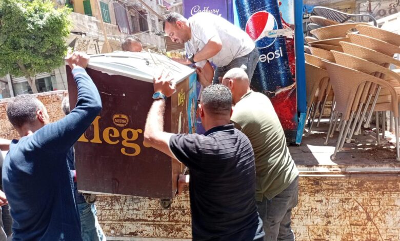 تنفيذ حملات مكثفة لإزالة الإشغالات والتعديات على حرم الطريق العام بأحياء الإسكندرية