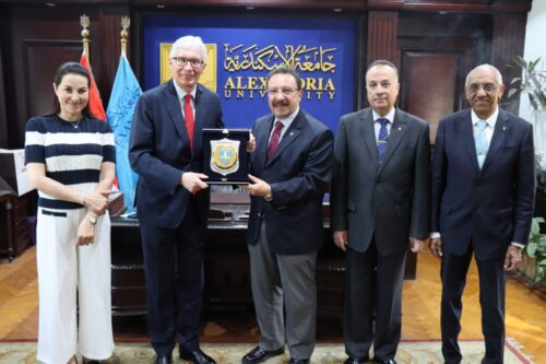 جامعة الإسكندرية تستقبل سفير بيرو لبحث تعزيز التعاون الأكاديمي والبحثي