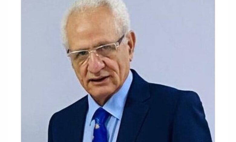 د.حسين محمود عميد كلية اللغات والترجمة في جامعة بدر